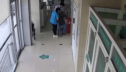 农行单县支行：六旬老人突然晕倒 银行工作人员快速处置