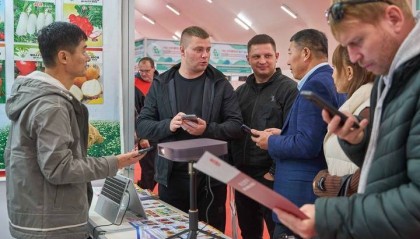 俄媒：人民币在俄贸易结算中份额激增