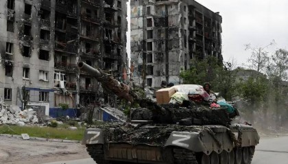 中国买俄油被特朗普制裁，普京却不吭声，他把中国安排得明明白白