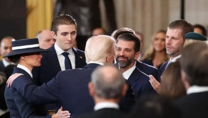 特朗普家族，加密货币套现