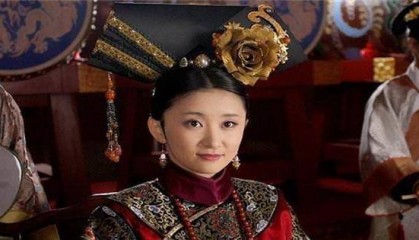 甄嬛传：谁观察到了？安陵容跳冰嬉舞时，果郡王在看哪？令人心酸