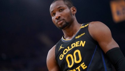 太阳国王都承诺库明加先发+球员选项 勇士无法承诺