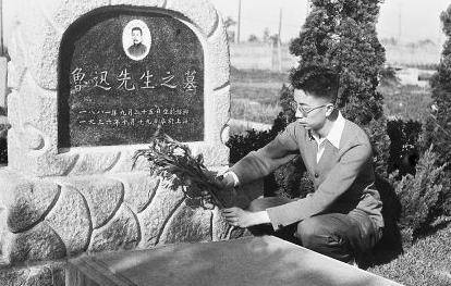 “现代圣人”鲁迅：去世后葬入万国公墓，朱安与许广平葬在哪？