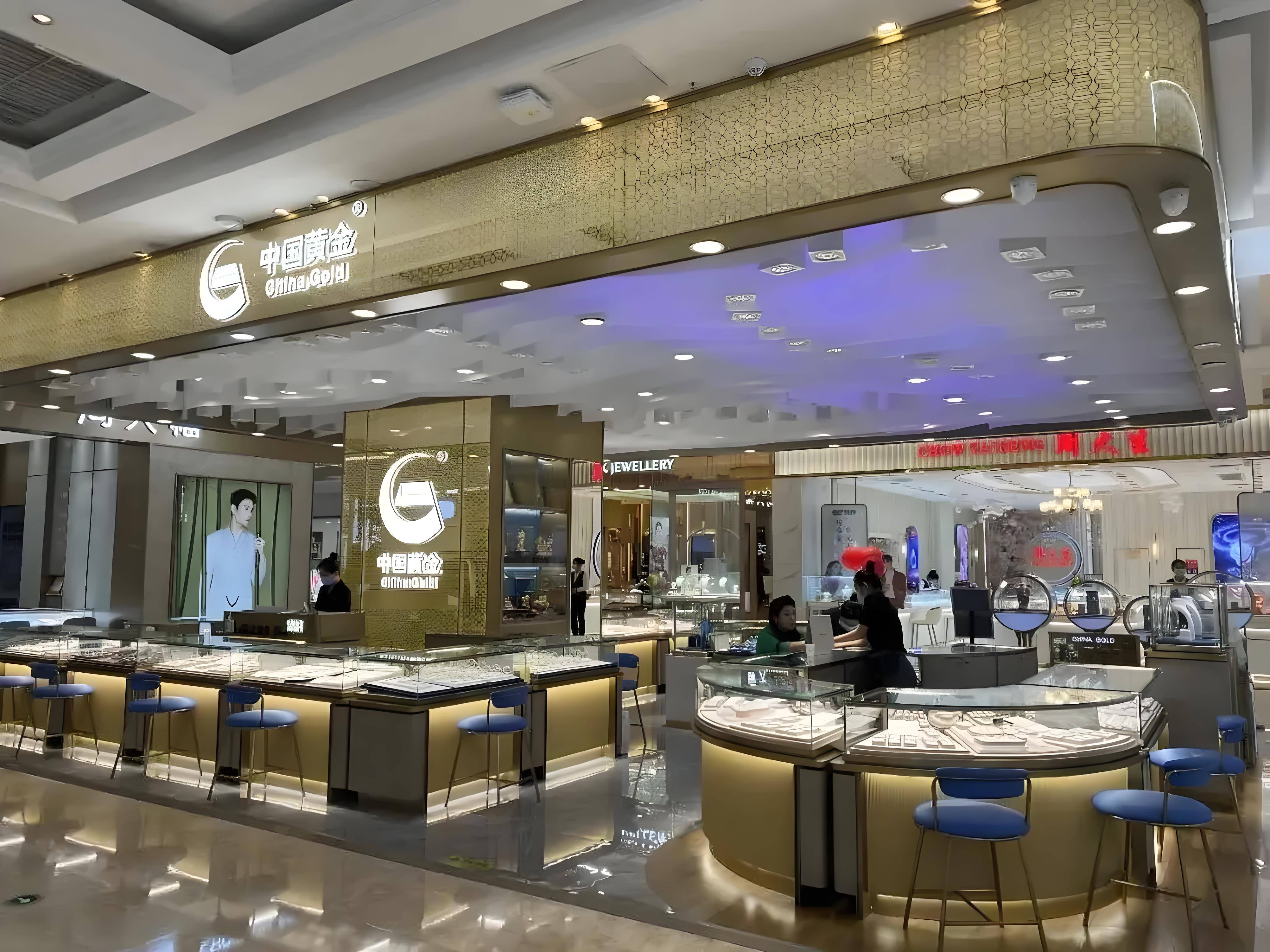 黄金价格暴涨！40万元现金套现潮背后的市场冰火两重天
