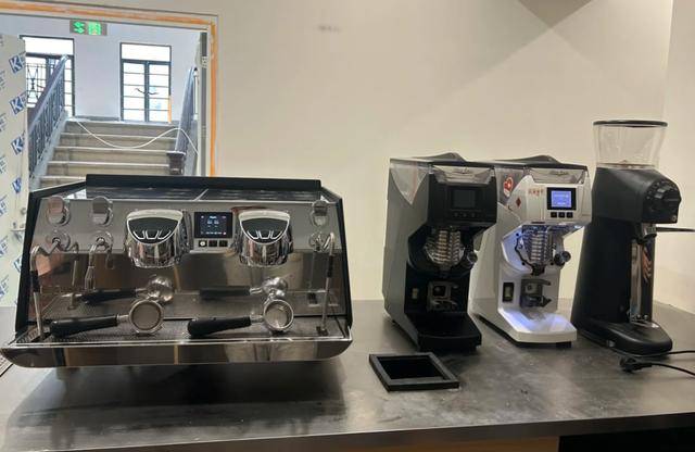 郭德纲宣布德云社最新消息!还透露岳云鹏……网友:赶快吧