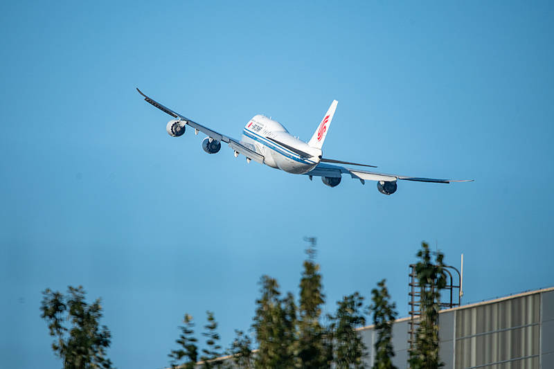 特朗普威胁中国航司：禁止飞越俄罗斯领空，否则禁止进入美国